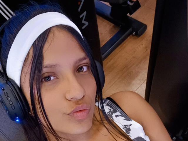 LailaBarker - פורנו בשידור חי ומצלמת סקס - 25698693