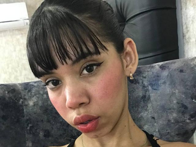 EmaGarces - Live sex cam - 25699545