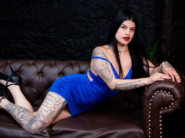 LucianaDartois - Live porn &amp; sex cam - 25704653