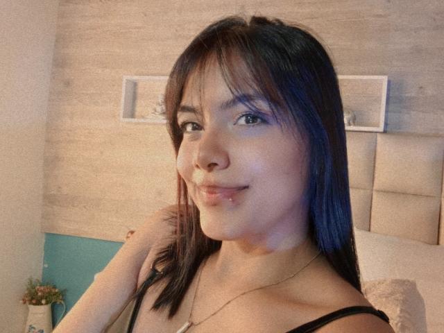 EmilyRobeerts - Live sex cam - 25705505