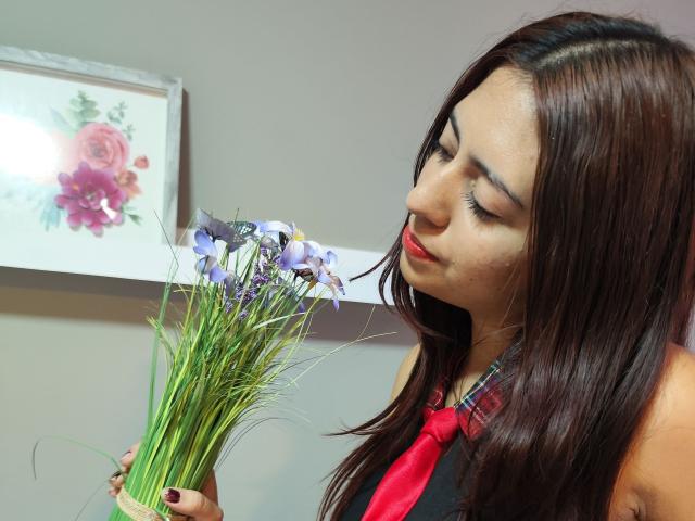 BrendaBluee - Live Sex Cam - 25706609