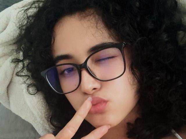 VivienneLaurent - Live Sex Cam - 25706965