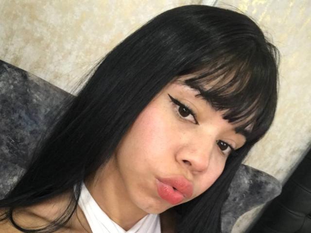 EmaGarces - פורנו בשידור חי ומצלמת סקס - 25707745