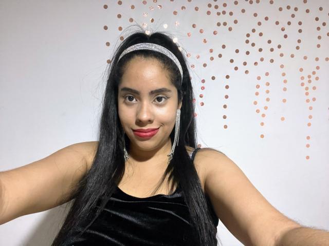 SiennaTaylor - Élő pornó és szexkamera - 25709409