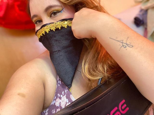 SalmaAzaman - Live porn &amp; sex cam - 25712677