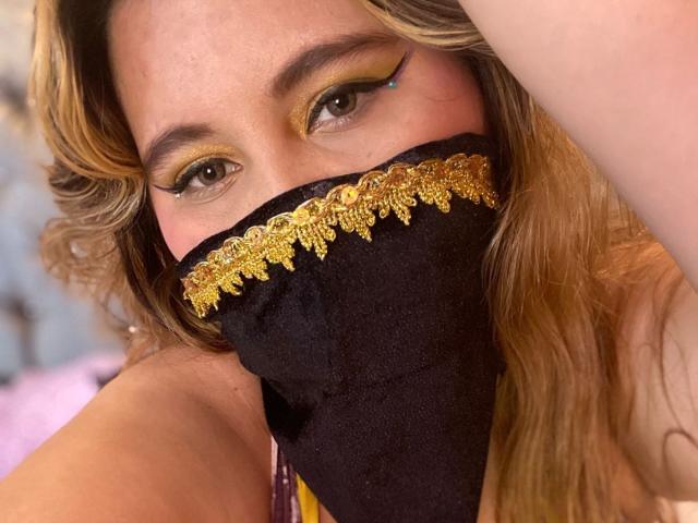 SalmaAzaman - сексуальная веб-камера в реальном времени - 25712693