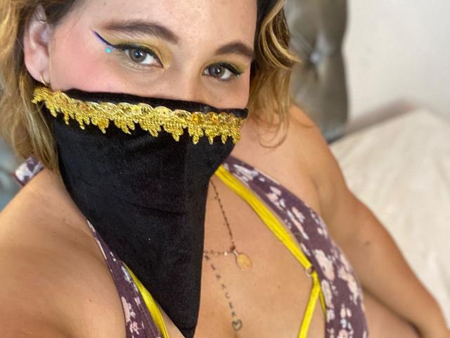 SalmaAzaman - сексуальная веб-камера в реальном времени - 25712705