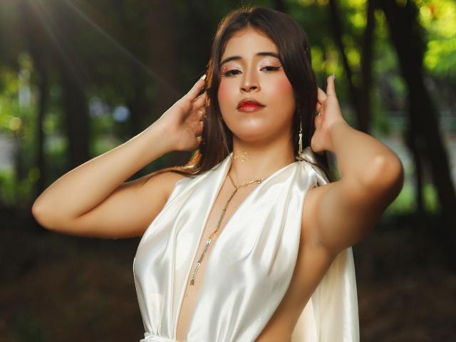 EmiliaSummer - Sexe cam en vivo - 25714941