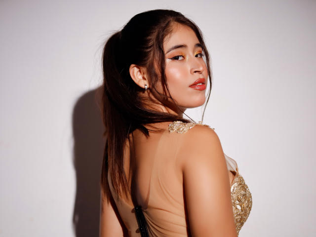 EmiliaSummer - Live porn &amp; sex cam - 25714965