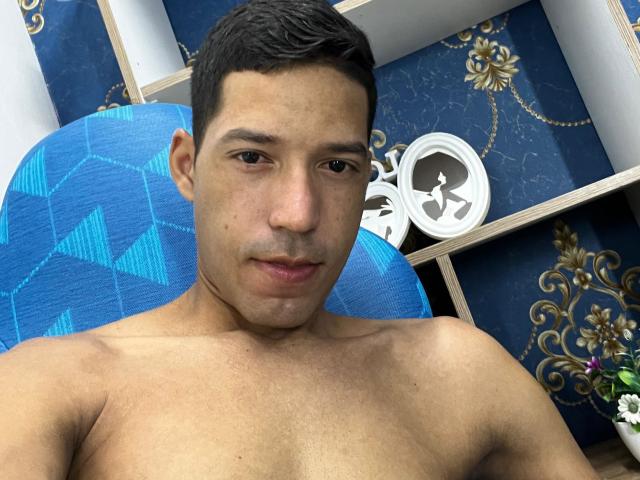 ManoloCardona - Sexe cam en vivo - 25721105