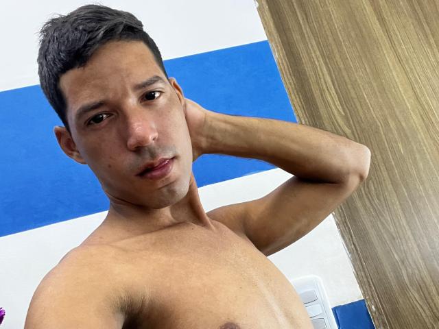 ManoloCardona - Live Sex Cam - 25721301