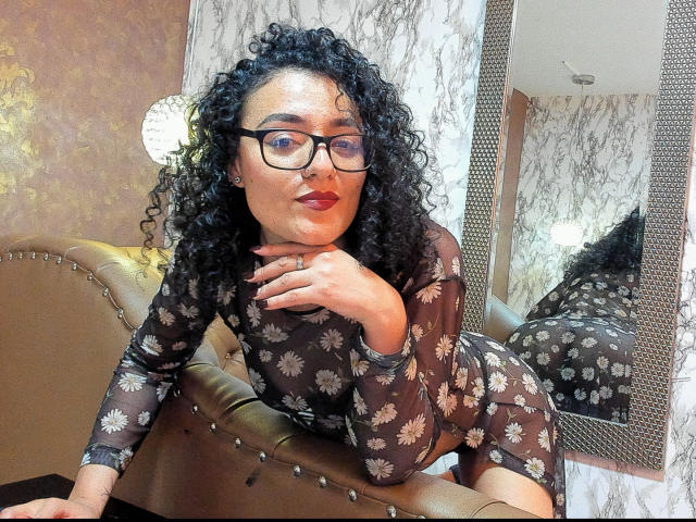 SeleneCollins - Live Sex Cam - 25723477