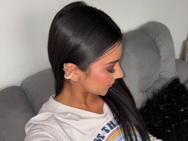 AlessiaFerry - Live porn &amp; sex cam - 25727121