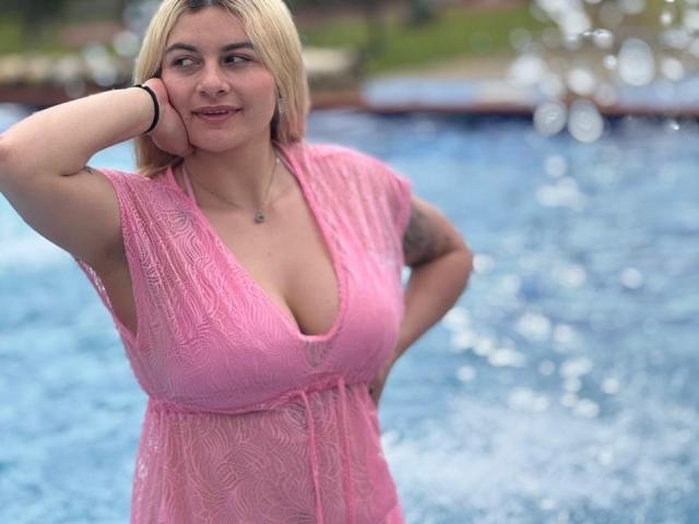 AtheneaRossi - פורנו בשידור חי ומצלמת סקס - 25728341