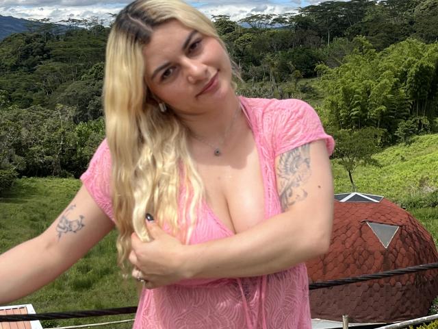 AtheneaRossi - Live porn &amp; sex cam - 25728429