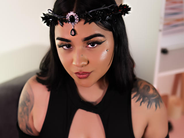 KarinaBlake - Live porn &amp; sex cam - 25733325