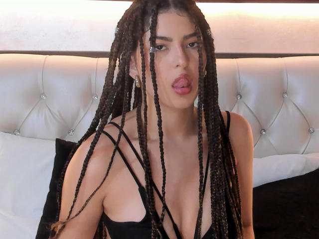 RheaVolk - Live sex cam - 25733381