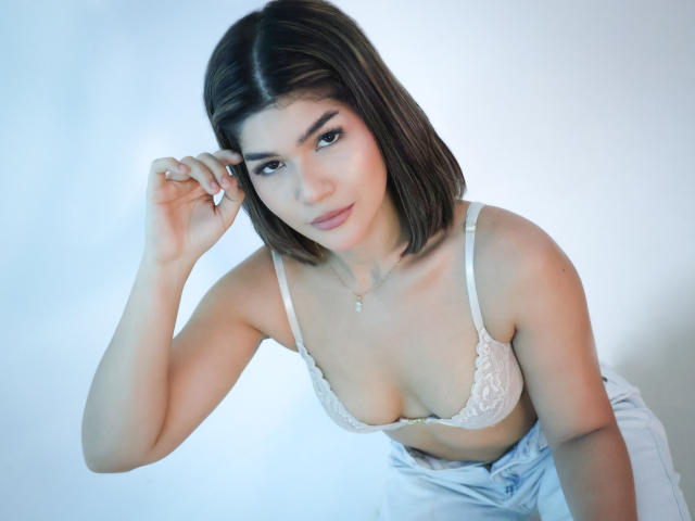 ScarlletZhen - Live porn &amp; sex cam - 25734033