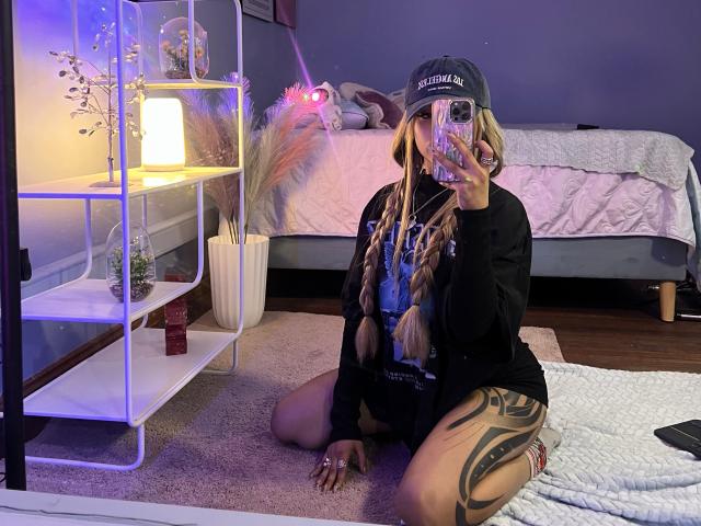 MaveParker - Live porn &amp; sex cam - 25735529