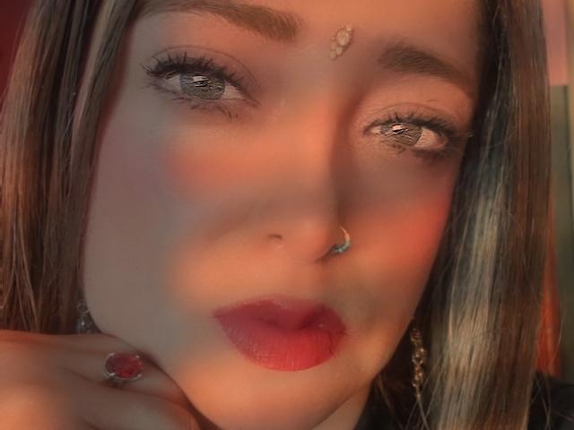 AlessadraJones - פורנו בשידור חי ומצלמת סקס - 25738721