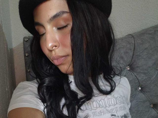 AdaWalton - Live sex cam - 25739397