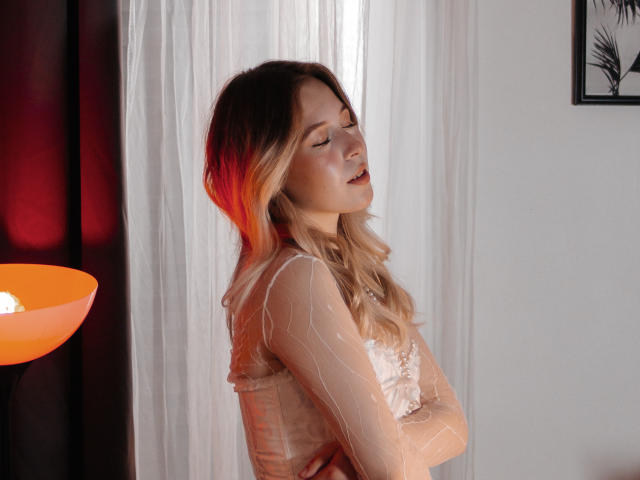 LanaRoselle - Live porn &amp; sex cam - 25745277