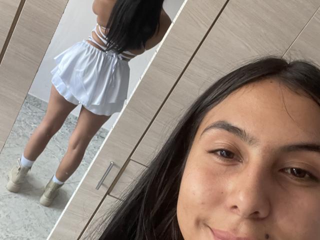 SarahCuteXox - Sexe cam en vivo - 25745321