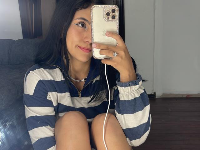 SarahCuteXox - ライブポルノ&amp;セックスカム - 25745533