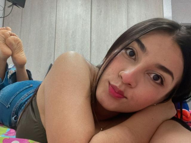 KarolReyes - Live sex cam - 25749701