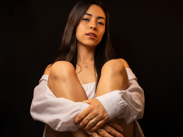 CanelleGarces - Élő pornó és szexkamera - 25752681