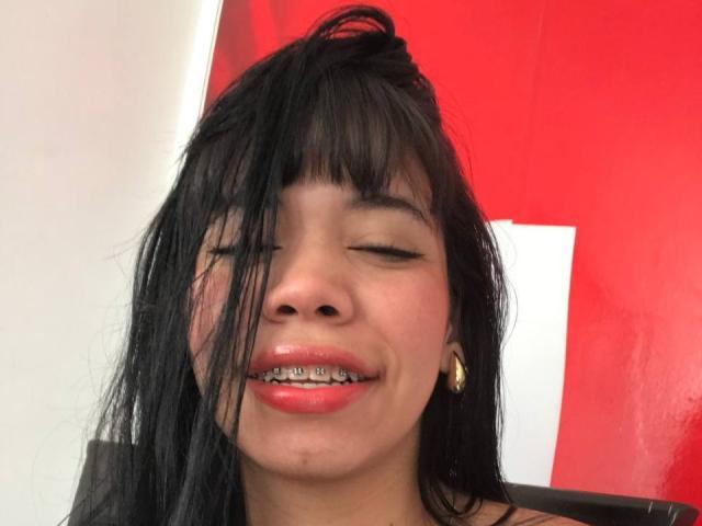 EmaGarces - Live porn &amp; sex cam - 25757837