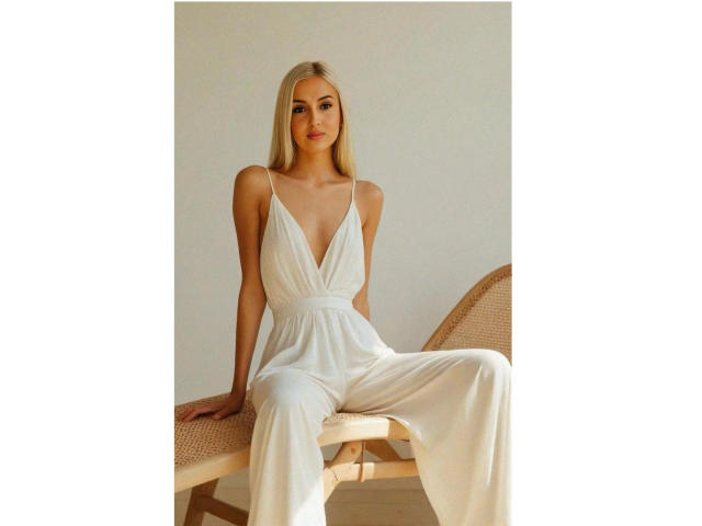 IsaBlonde69 - Live porn &amp; sex cam - 25758513