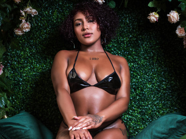 AmberQueeny - сексуальная веб-камера в реальном времени - 25758813