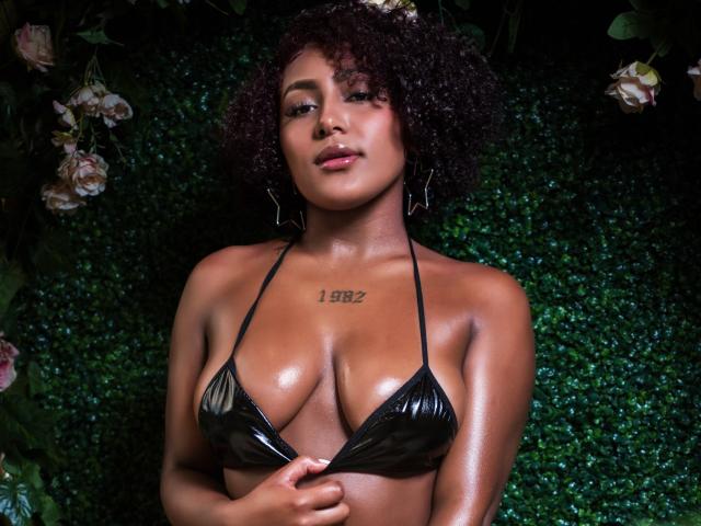 AmberQueeny - Live porn &amp; sex cam - 25758849