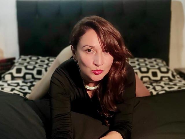 CharloteHarperr - Live porn &amp; sex cam - 25758889