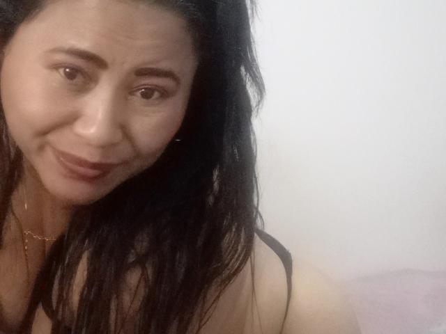 MiaSalomeChaude - Live porn &amp; sex cam - 25759209