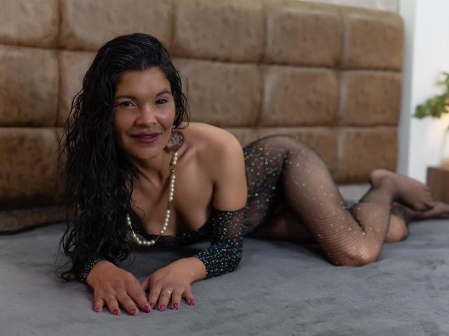 MollyOrtega - Sexe cam en vivo - 25760117