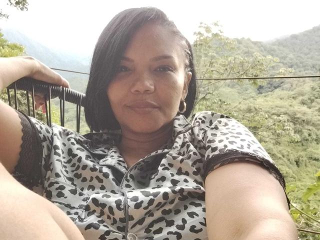 ExoticLyla - פורנו בשידור חי ומצלמת סקס - 25770677