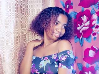 MartinahUnique - Live porn &amp; sex cam - 25778425