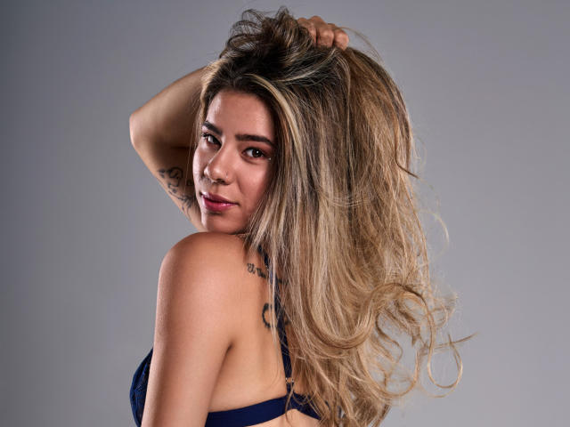 RileySwet - Live porn &amp; sex cam - 25780065