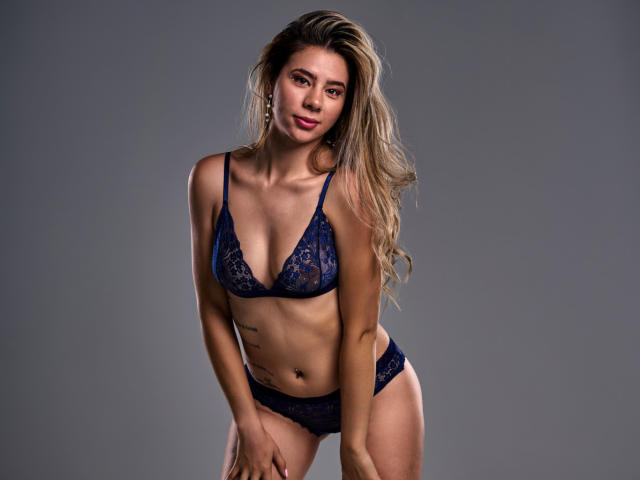 RileySwet - Live porn &amp; sex cam - 25780081