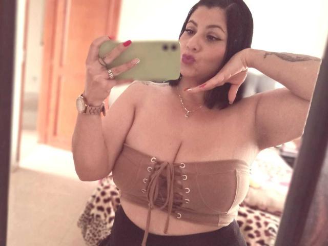 AngeleRoux - Live sex cam - 25781789