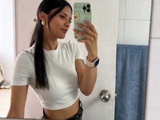 NiaWhite - Live porn &amp; sex cam - 25782069