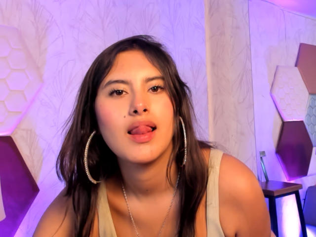 AnnieHotStar - сексуальная веб-камера в реальном времени - 25782529