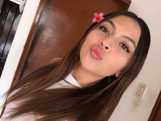 NyraVane - פורנו בשידור חי ומצלמת סקס - 25808973