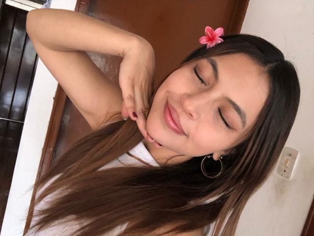 NyraVane - פורנו בשידור חי ומצלמת סקס - 25808989