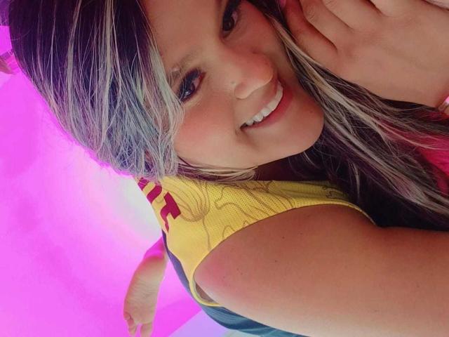 MiaJhonss - Live sex cam - 25811849