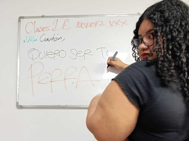 MileyCollins - Live porn &amp; sex cam - 25817273