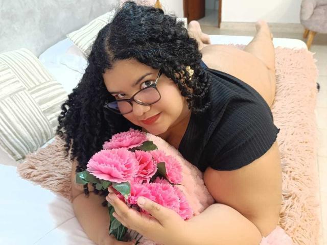 MileyCollins - Live porn &amp; sex cam - 25817281