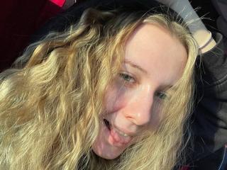 SweetLisaa - Live porn &amp; sex cam - 25823769
